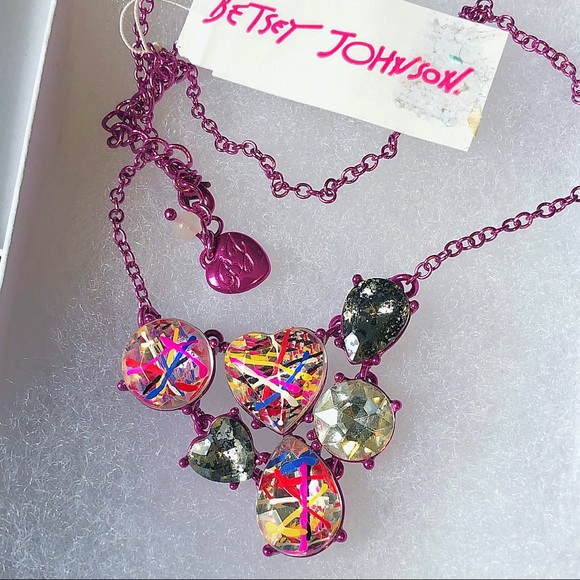 Betsey Johnson East Harlem Shuffle Heart Bib NWT - Picture 2 of 6